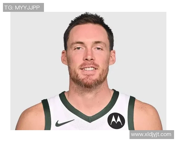 密尔沃基雄鹿队积极寻找年轻前锋，备战关键NBA赛季